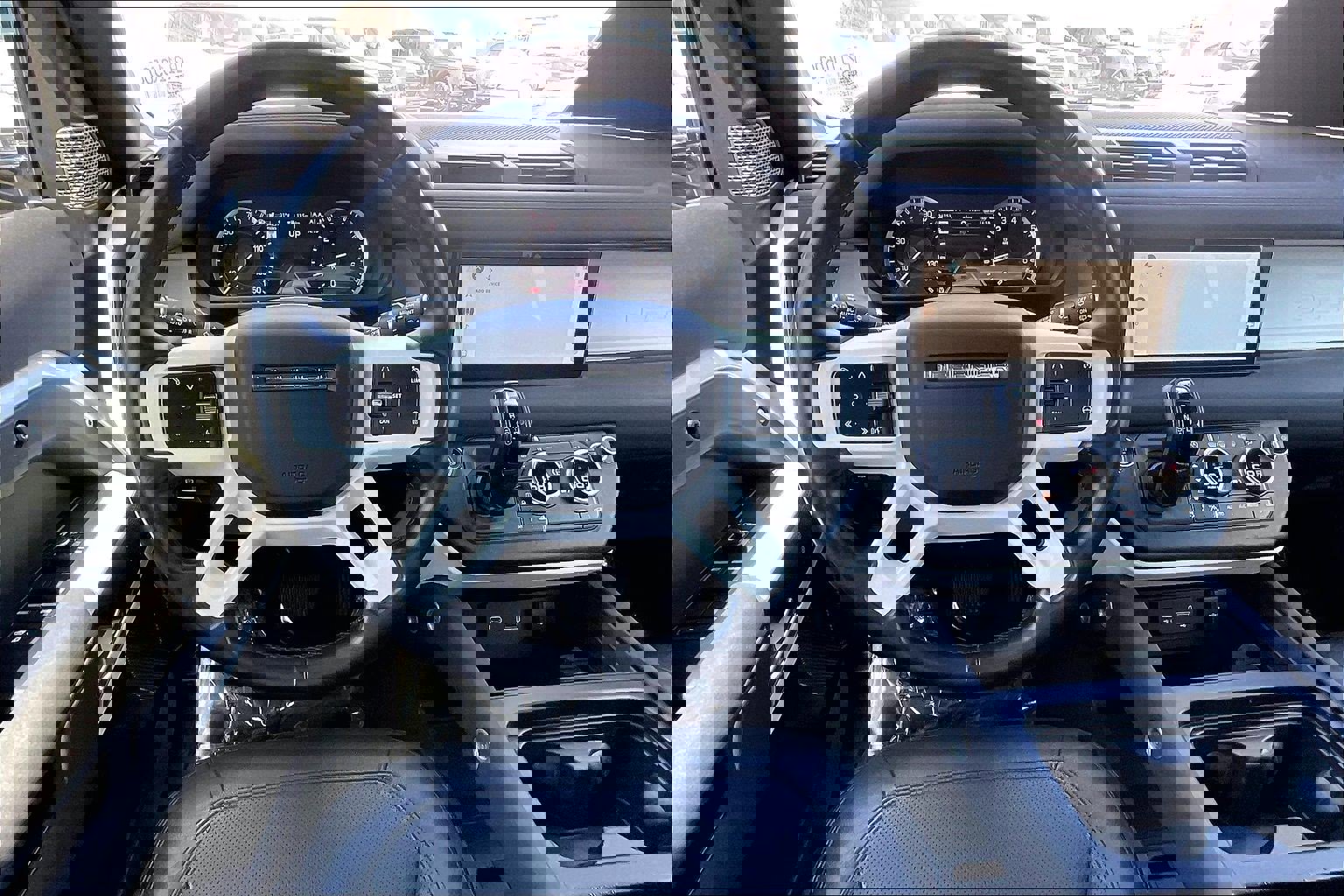 2023 Land Rover Defender 110 S photo 4