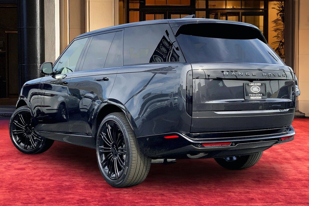 New 2026 Land Rover Range Rover P400 SE SUV