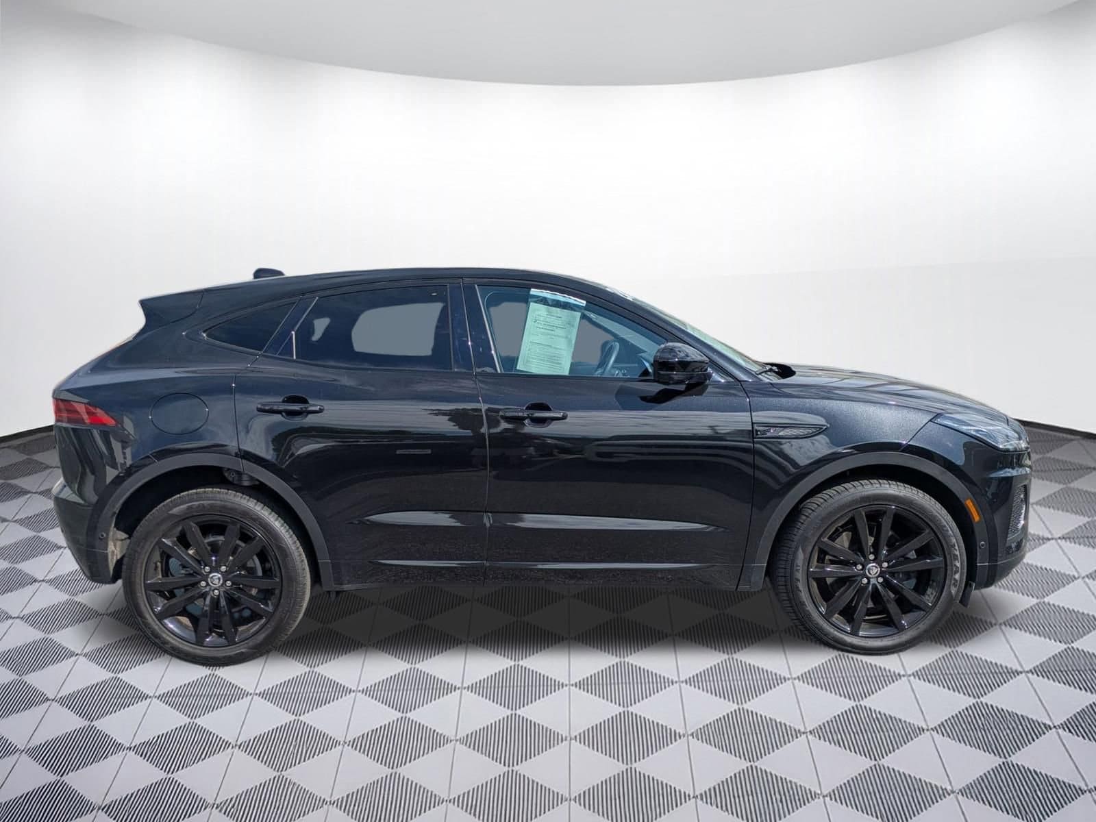 E-PACE R-Dynamic SE R-Dynamic SE P250 AWD