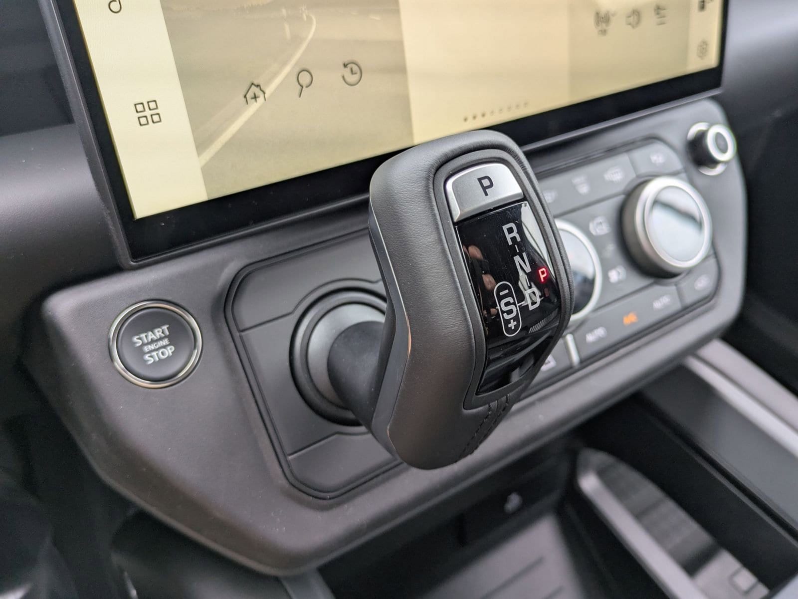 2026 Land Rover Defender X-Dynamic SE - Photo 20