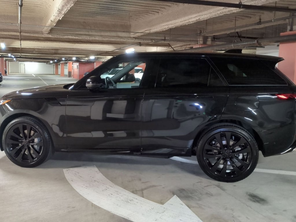 New 2026 Land Rover Range Rover Sport P460e Dynamic SE SUV