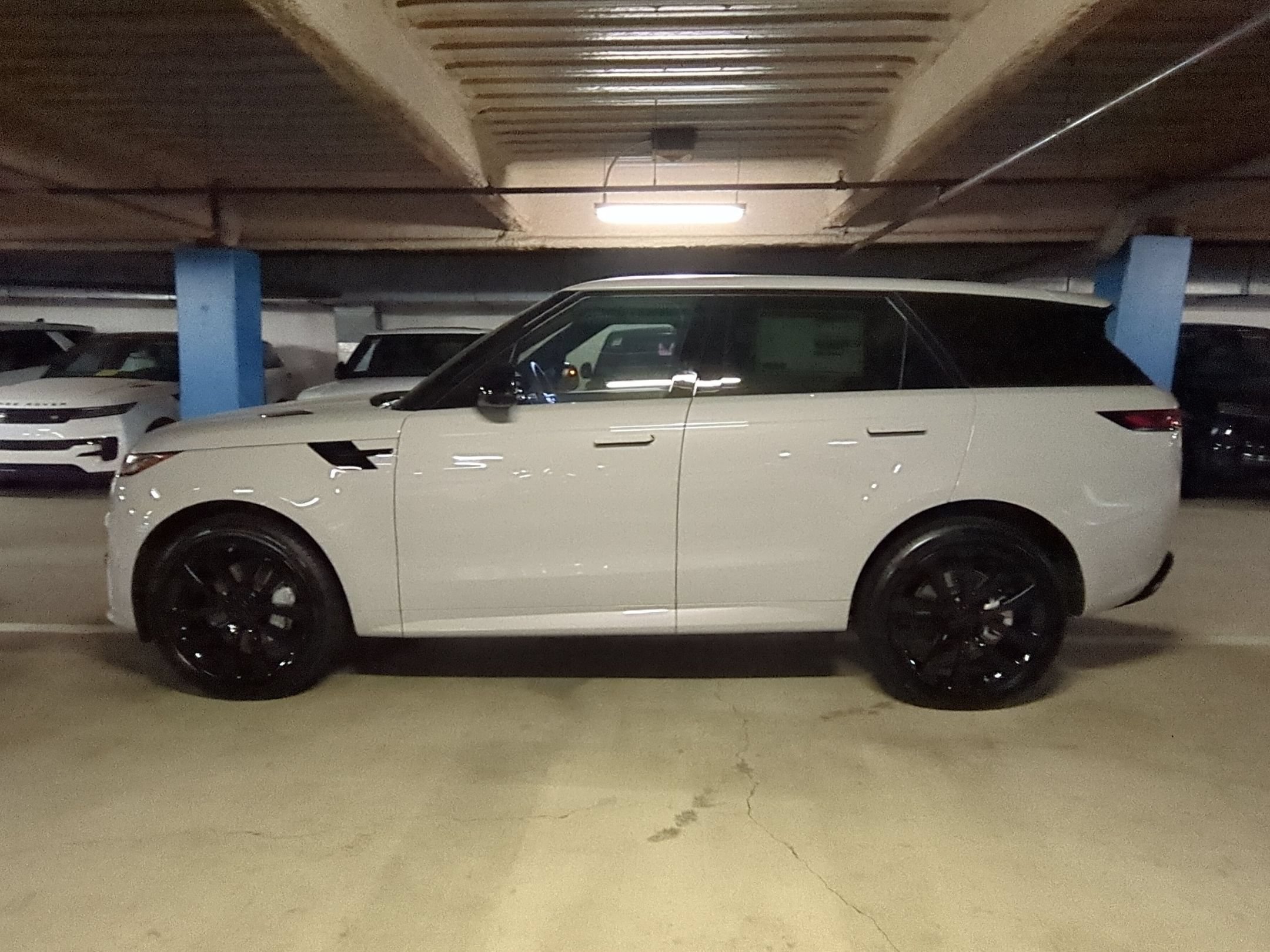 2026 Land Rover Range Rover Sport Dynamic SE SUV