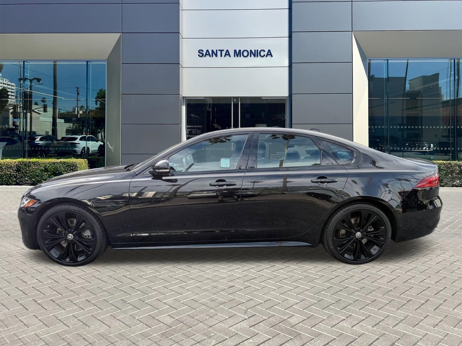 2024 Jaguar XF R-Dynamic SE photo 3