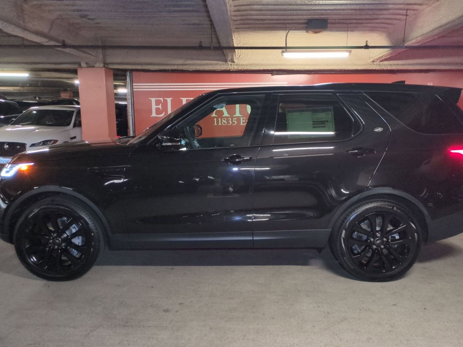 2026 Land Rover Discovery S SUV
