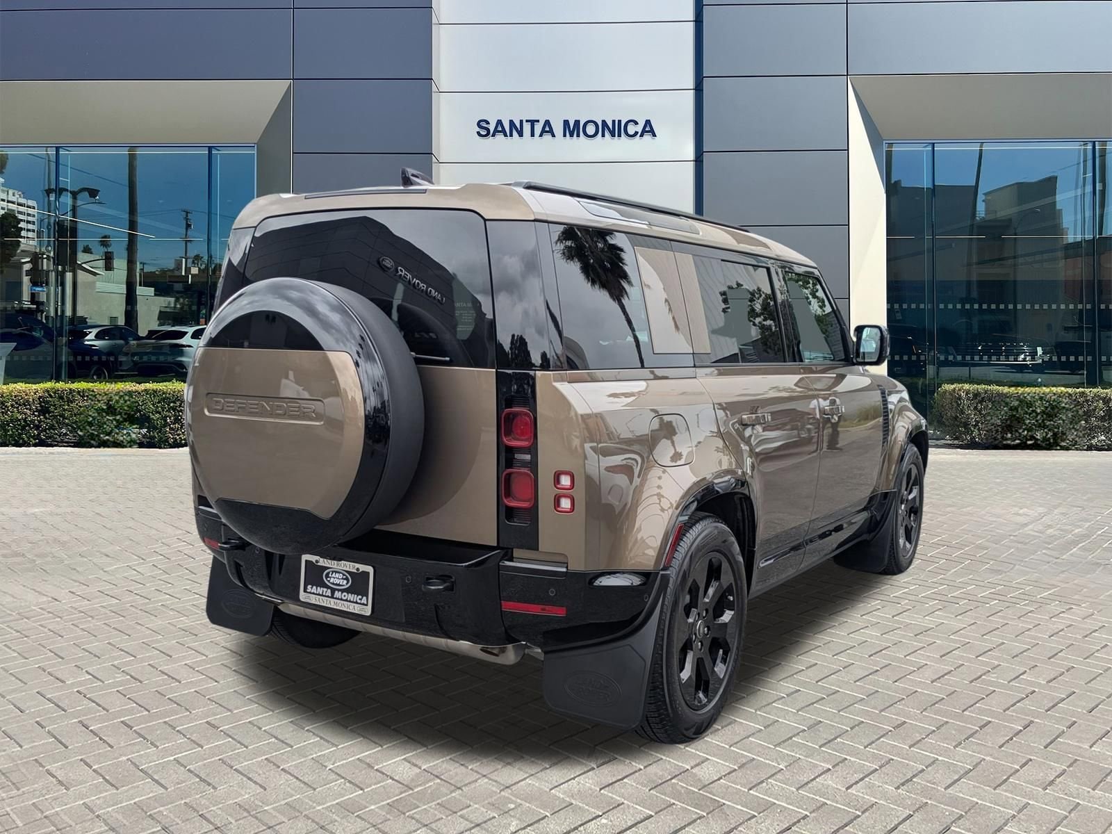 2025 Land Rover Defender 110 X-Dynamic SE photo 4