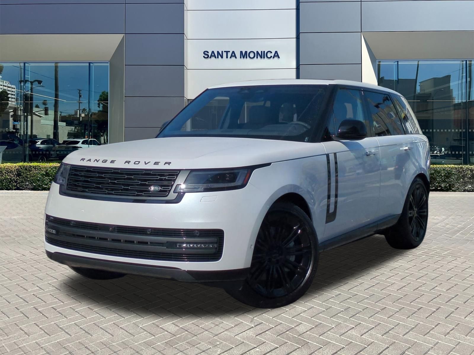 2026 Land Rover Range Rover 4.4 SE SWB's photo