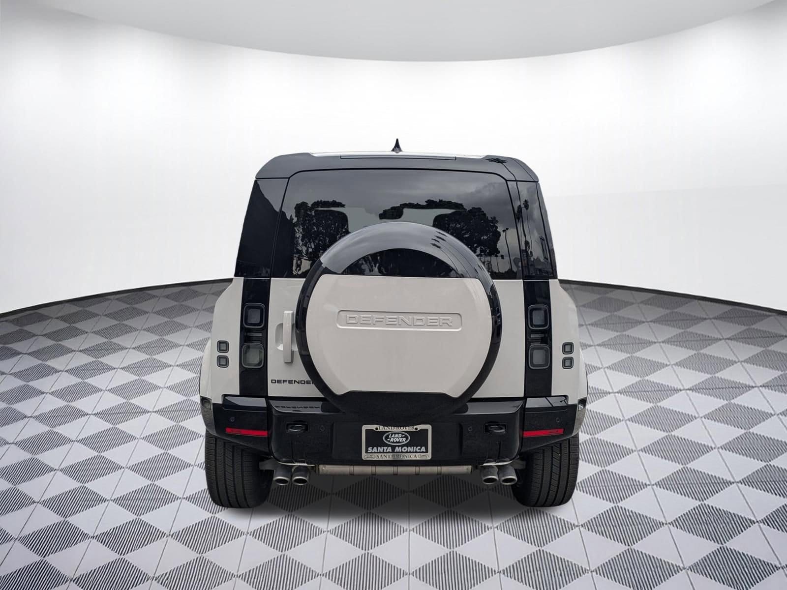 2026 Land Rover Defender X-Dynamic SE - Photo 6