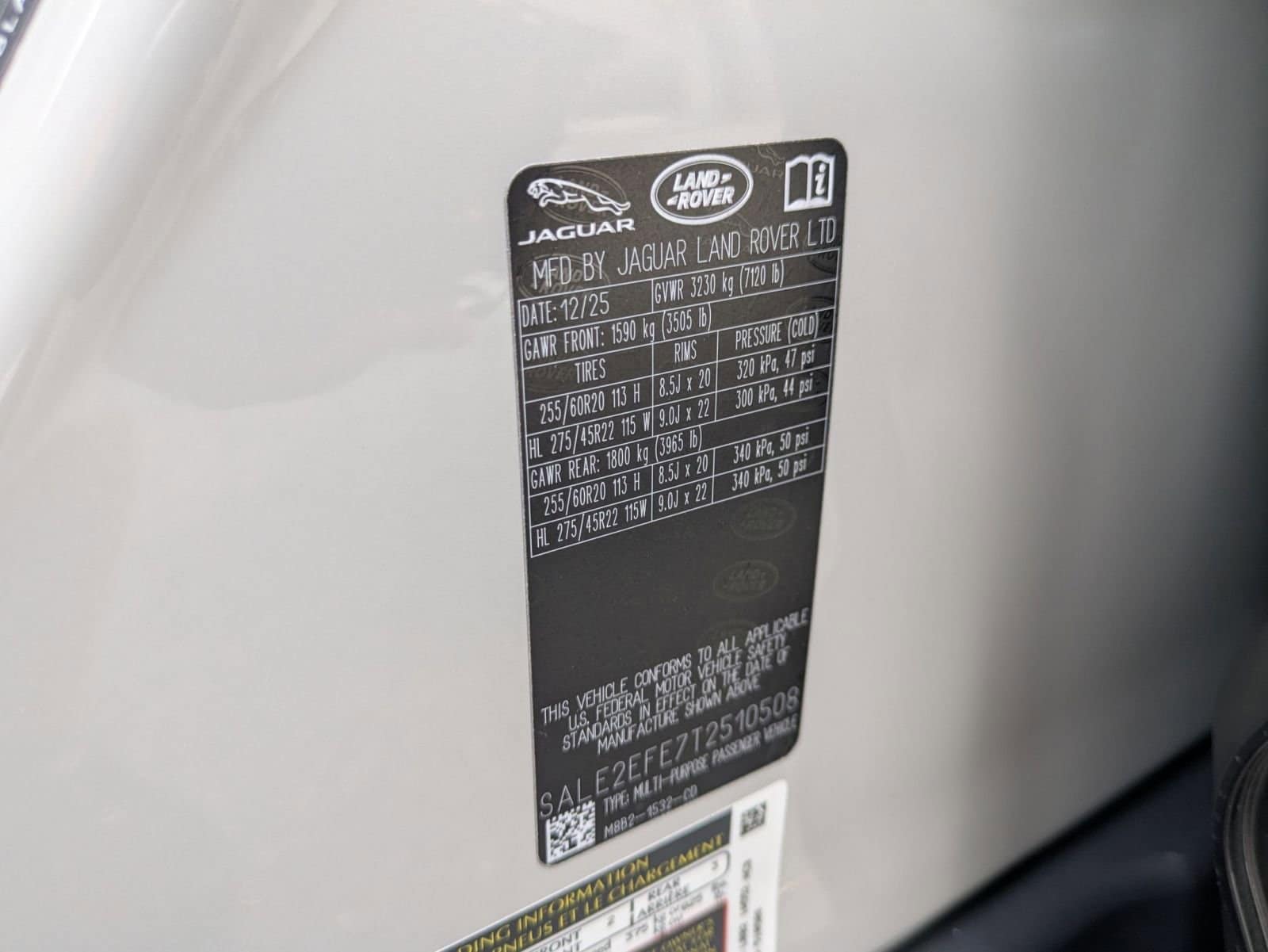 2026 Land Rover Defender X-Dynamic SE - Photo 35
