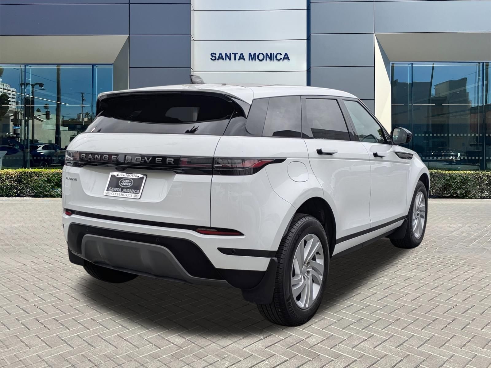 2024 Land Rover Range Rover Evoque Core S photo 4