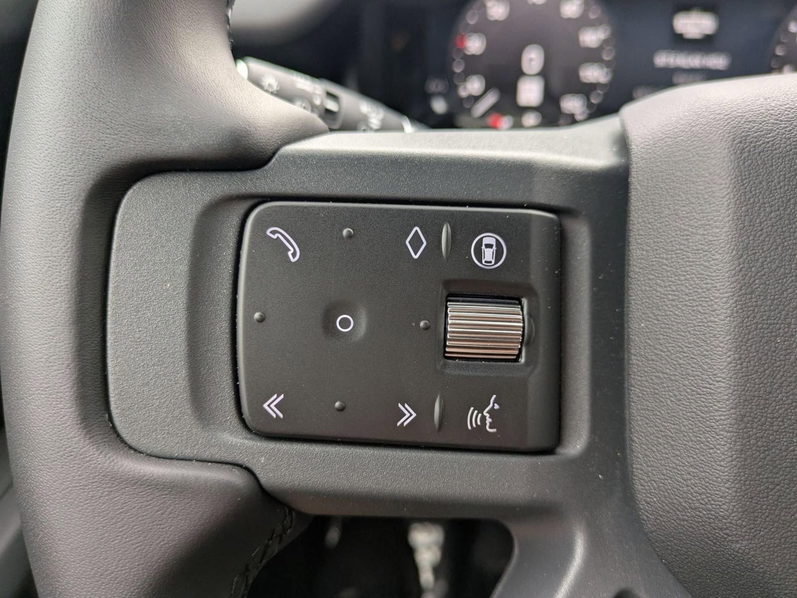 2026 Land Rover Defender X-Dynamic SE - Photo 17