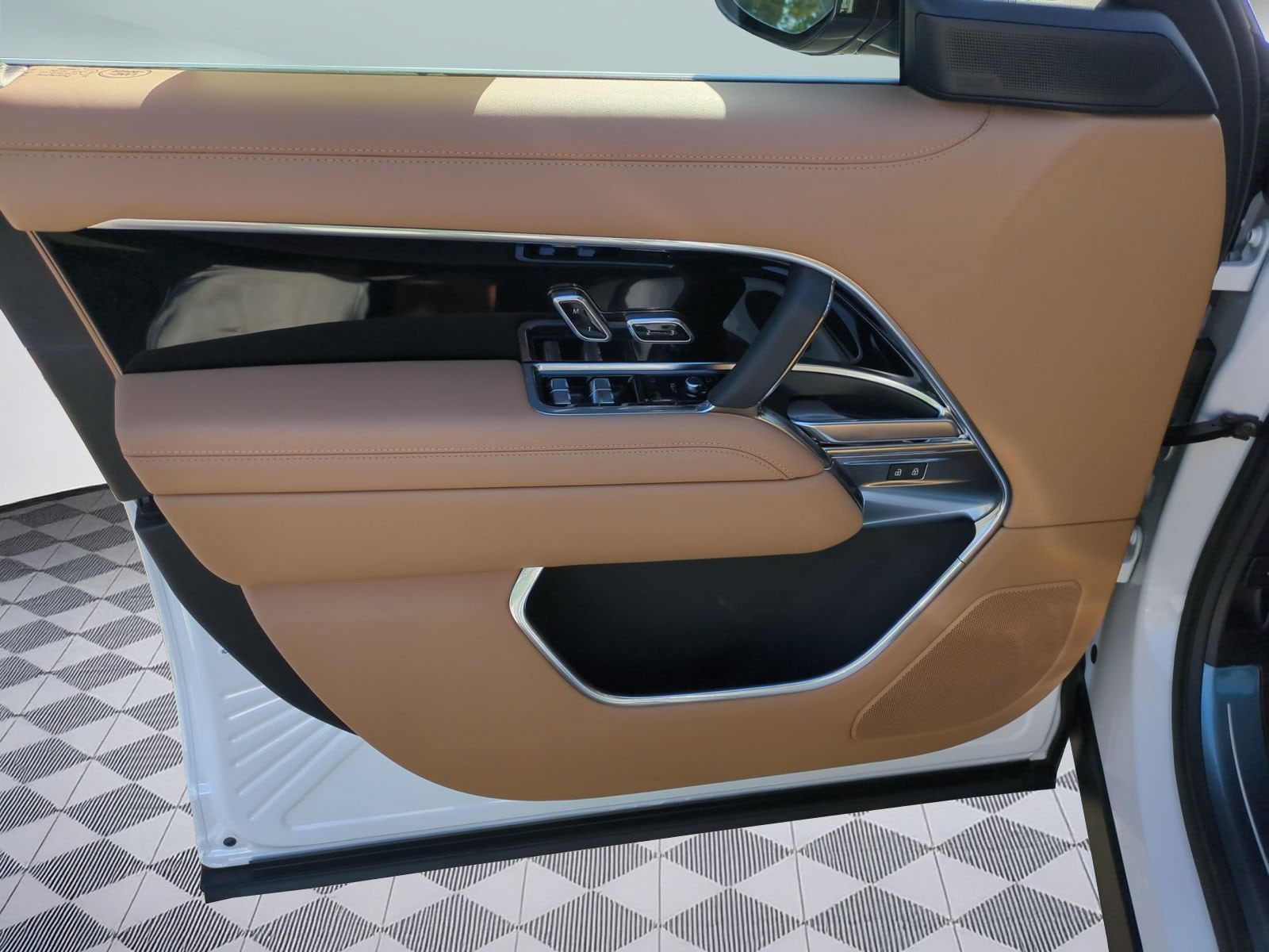 2026 Land Rover Range Rover SE - Photo 11