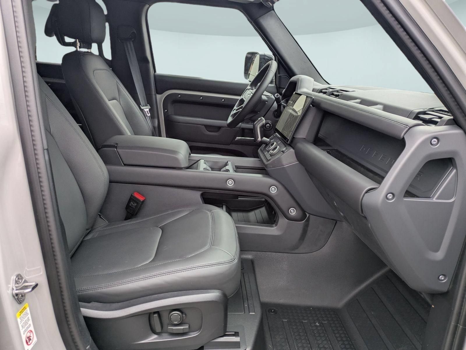 2026 Land Rover Defender X-Dynamic SE - Photo 33