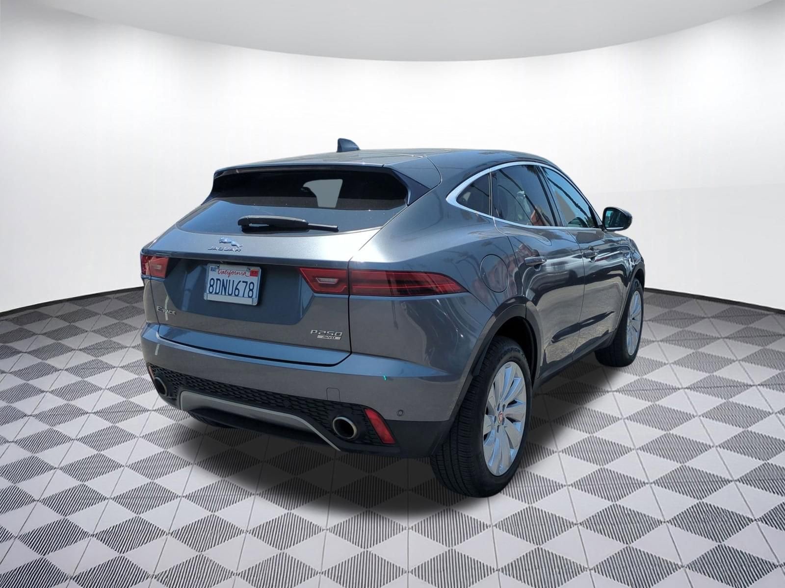 E-PACE SE P250 AWD SE