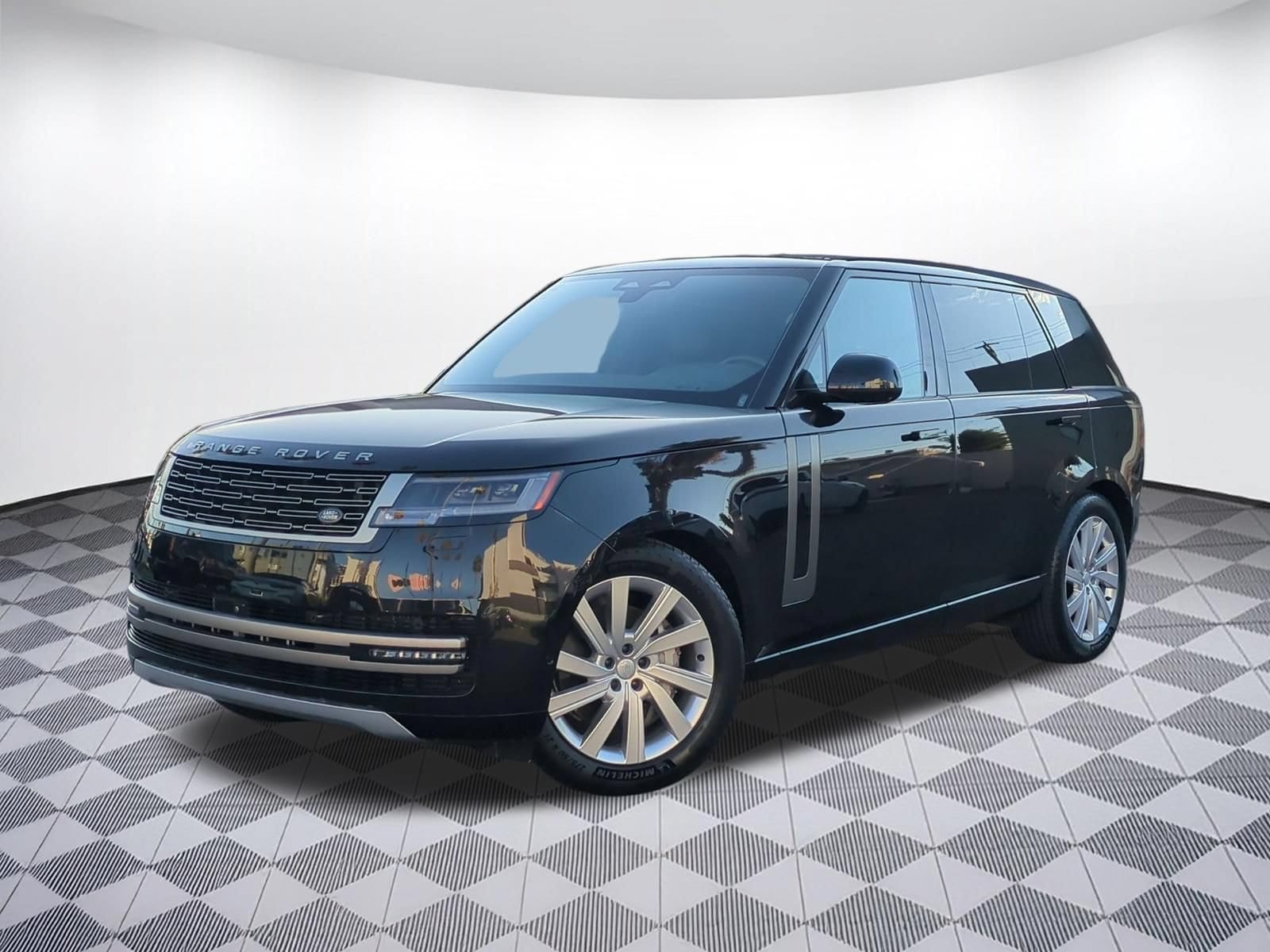 2025 Land Rover Range Rover P400 SE LWB 7 Seat 
