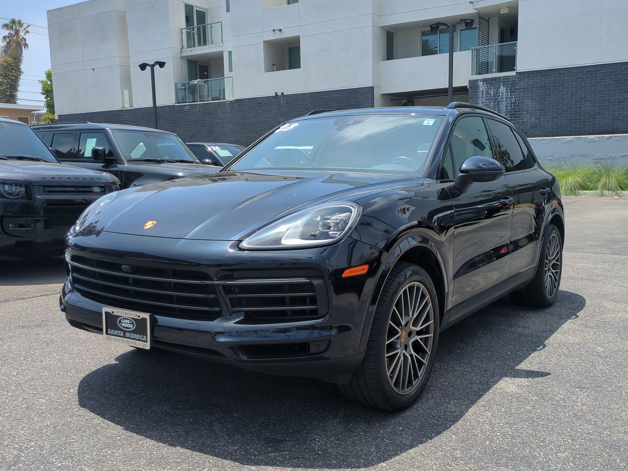 2023 Porsche Cayenne Platinum Edition's photo