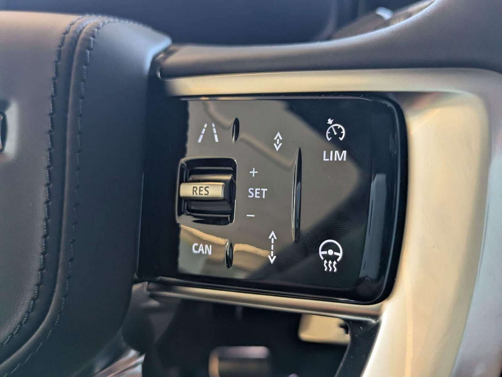 2026 Land Rover Range Rover SE - Photo 17