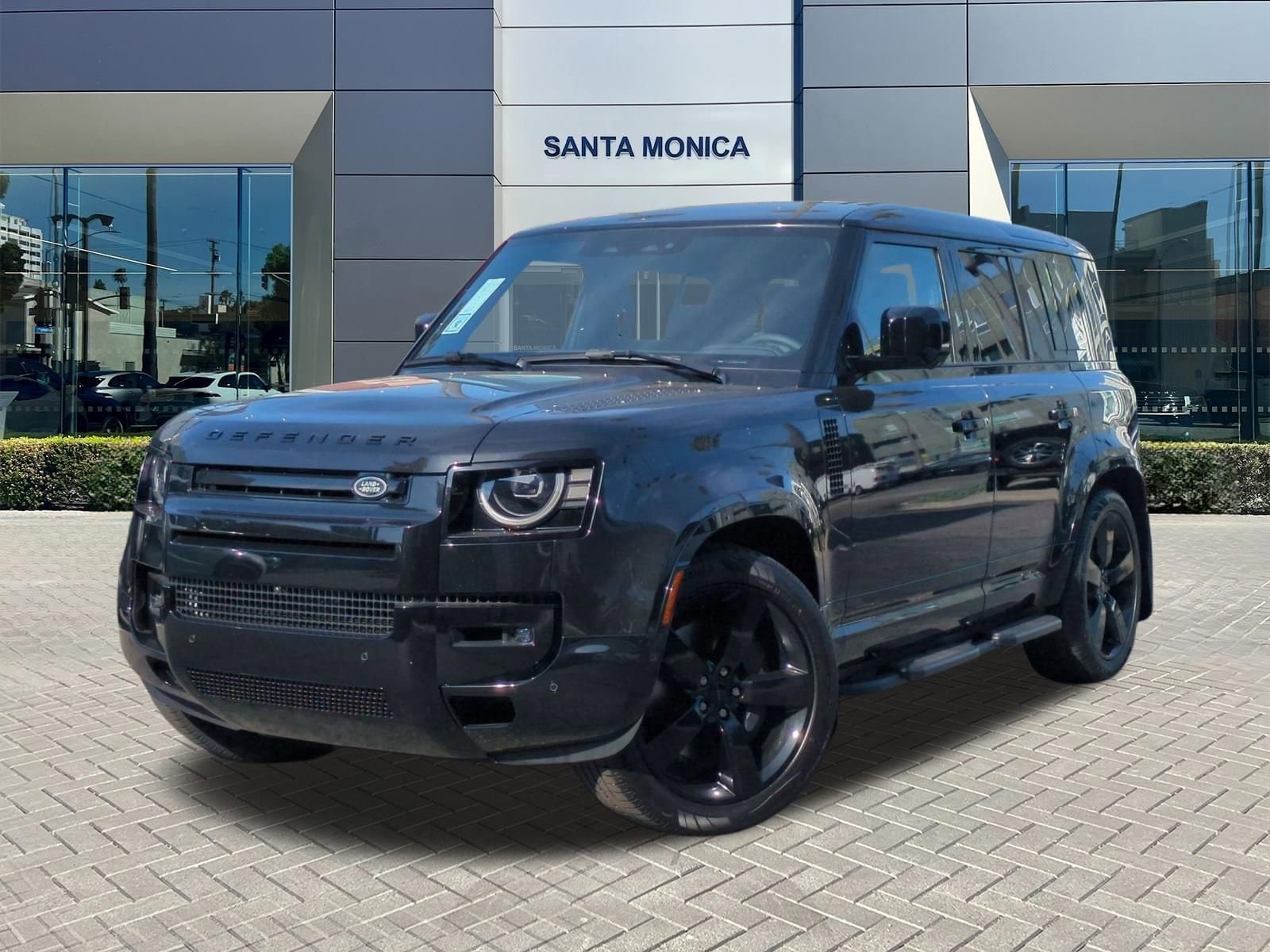 2026 Land Rover Defender 110 X-Dynamic SE P500's photo