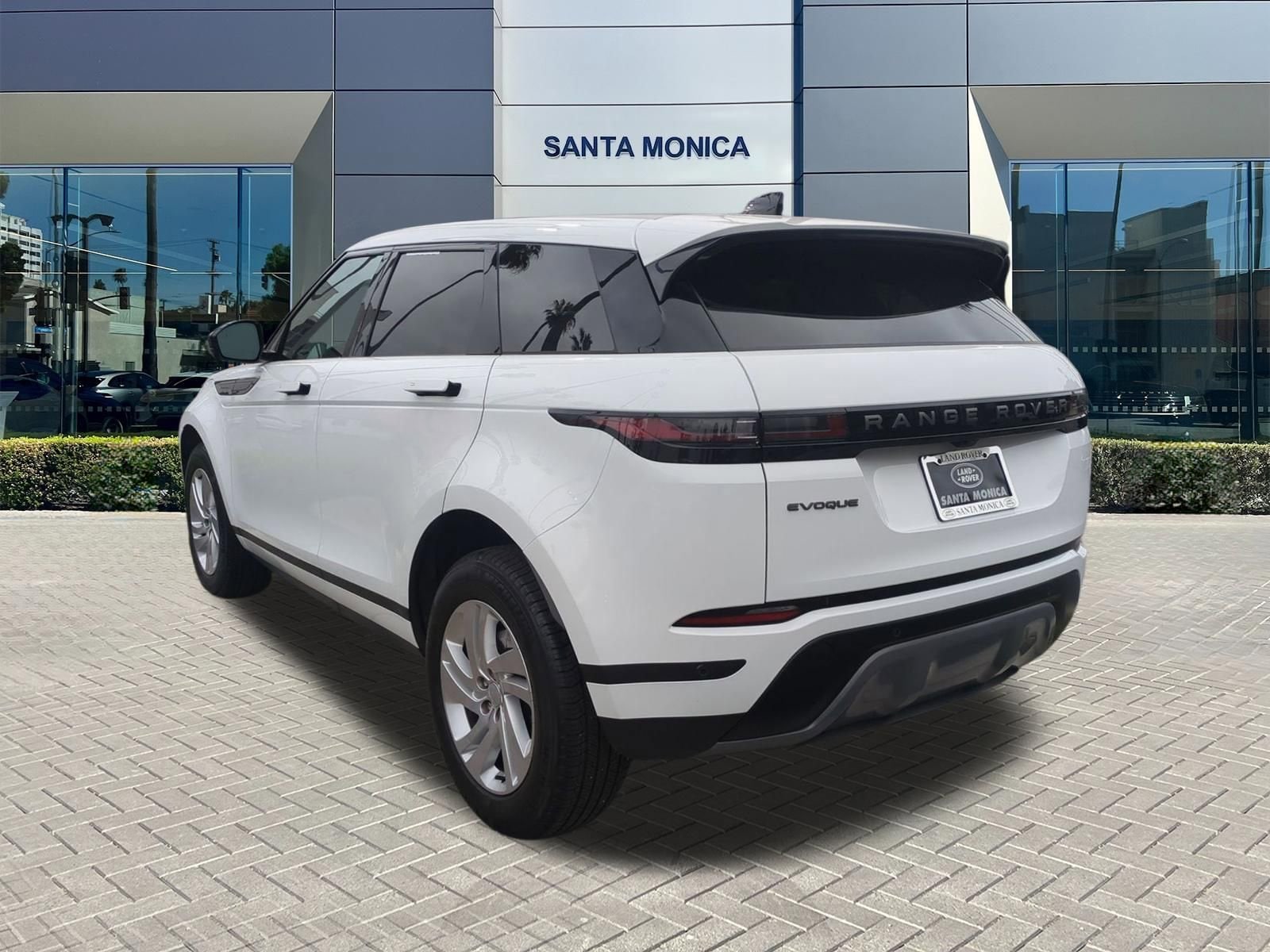 2025 Land Rover Range Rover Evoque Core S photo 2