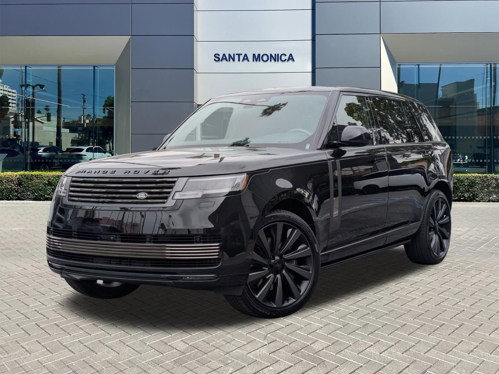 2026 Land Rover Range Rover 4.4 SV LWB's photo