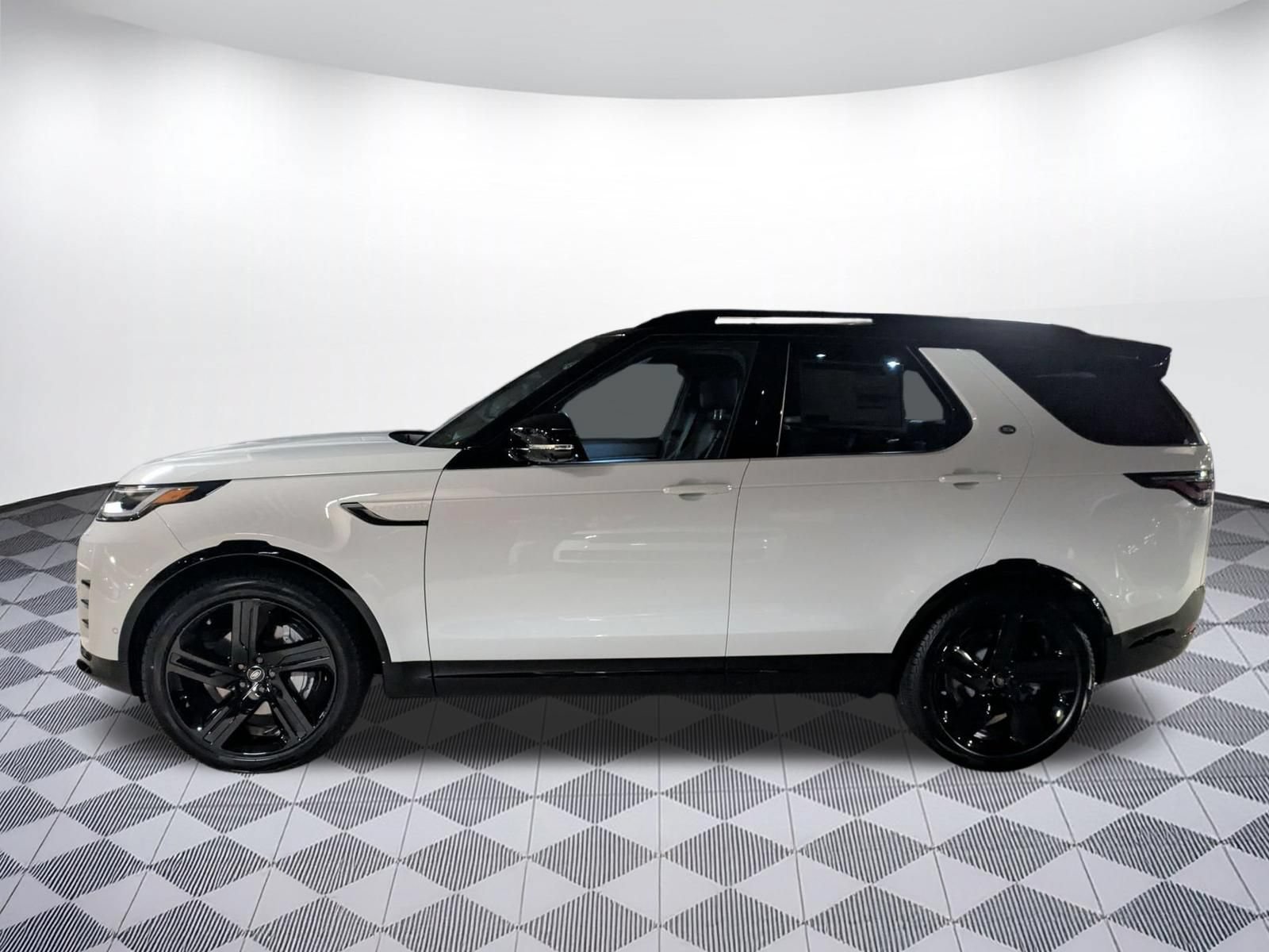 2026 Land Rover Discovery Dynamic SE SUV