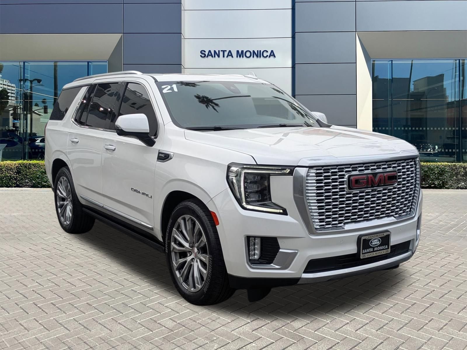 2021 GMC Yukon Denali photo 2