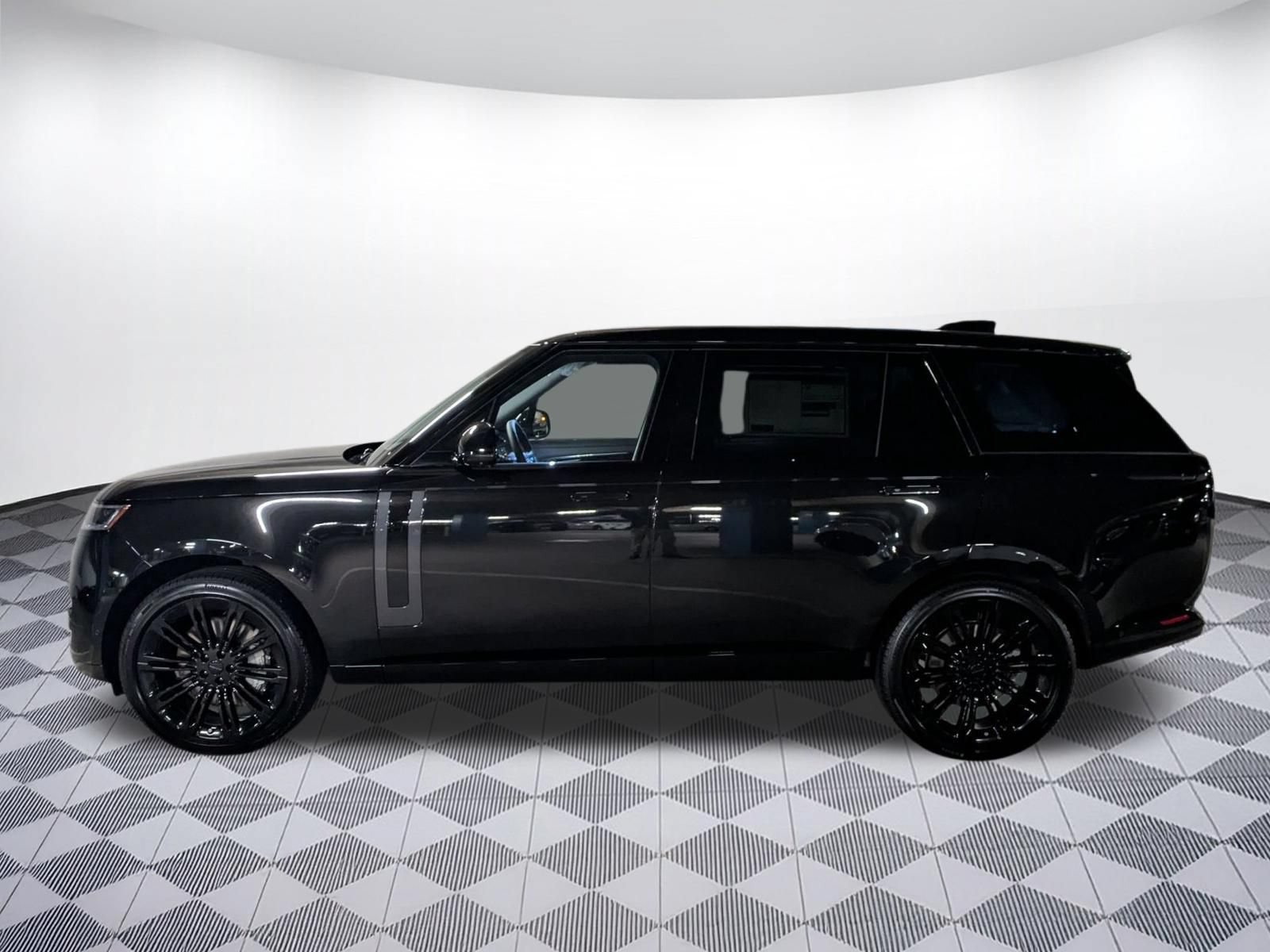 2026 Land Rover Range Rover SE LWB 7-Seats / V8 SUV