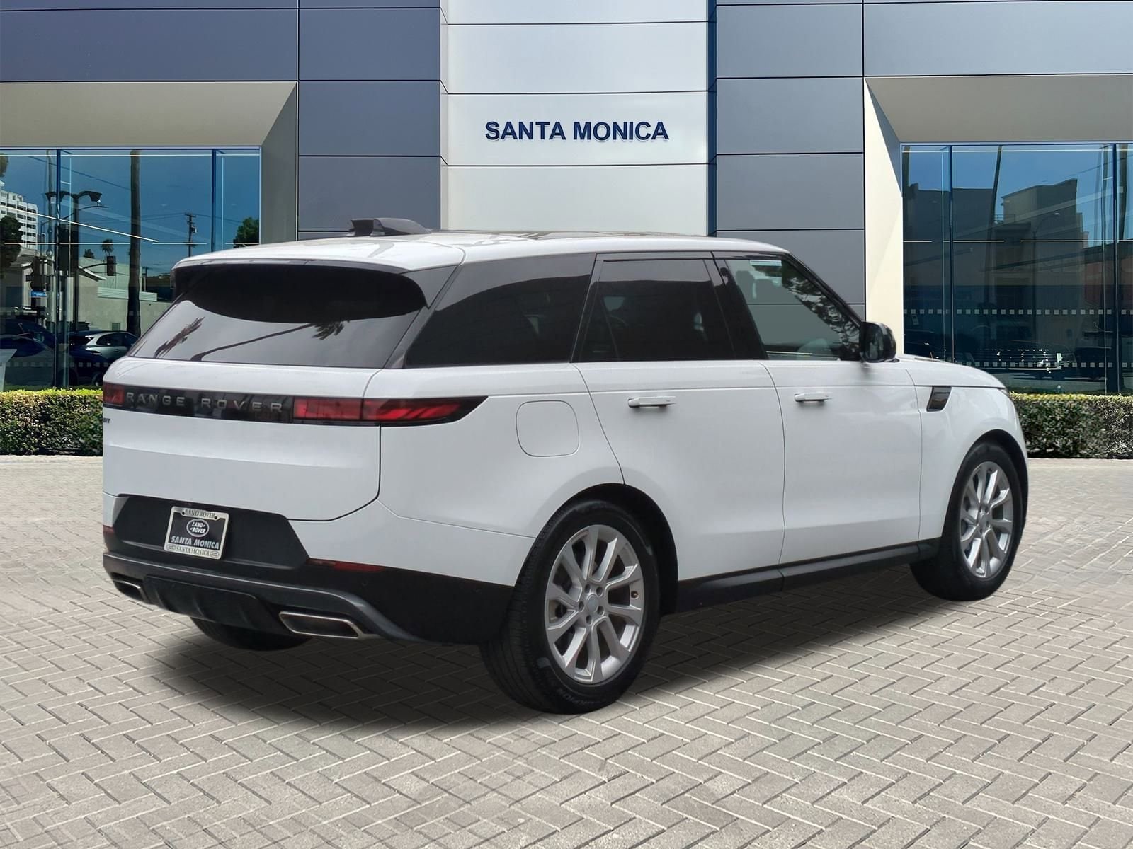 2025 Land Rover Range Rover Sport SE photo 4