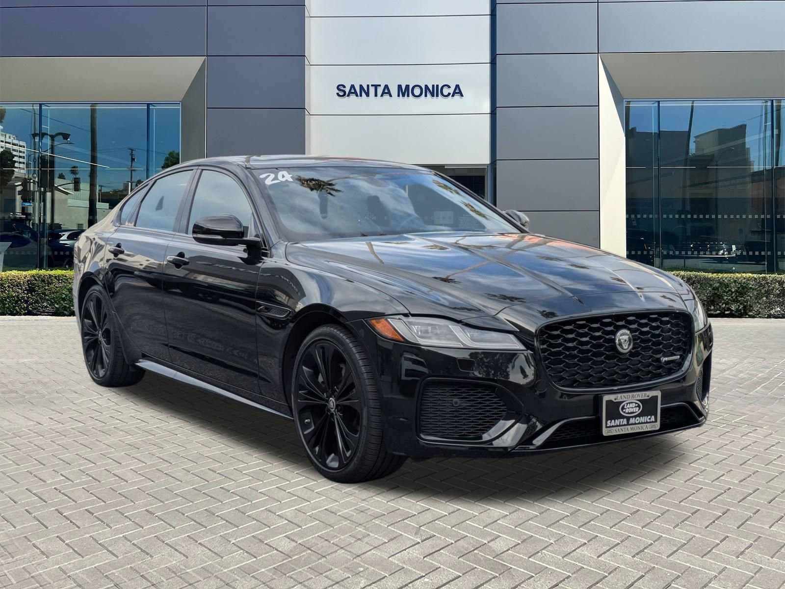 2024 Jaguar XF R-Dynamic SE photo 2