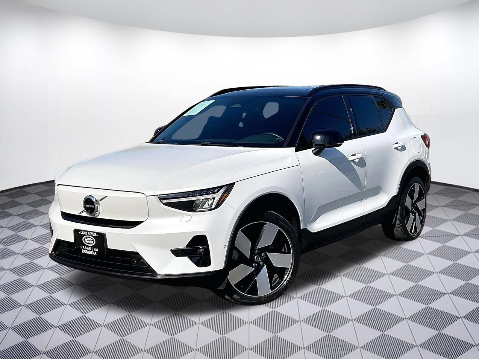 Used 2023 Volvo XC40 Ultimate with VIN YV4ED3UM1P2987003 for sale in Santa Monica, CA