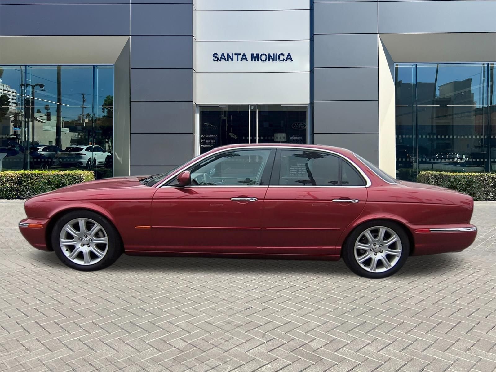 XJ XJ8 Sedan
