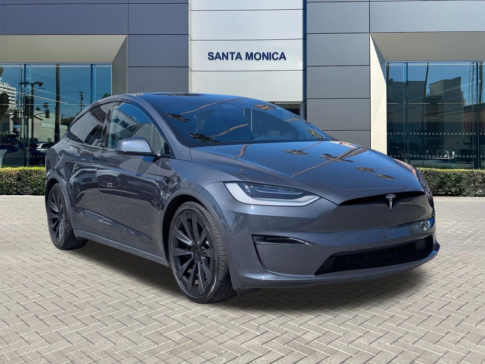 2023 Tesla Model X Standard Range photo 2