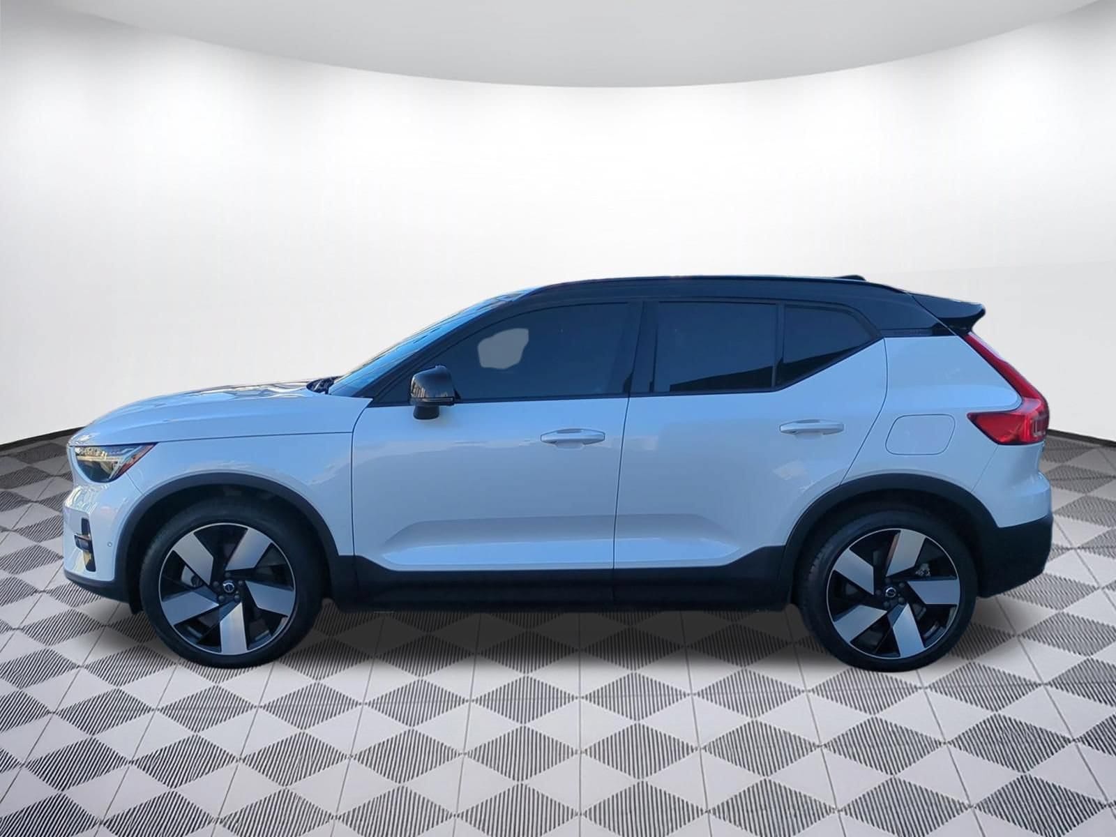 Used 2023 Volvo XC40 Ultimate with VIN YV4ED3UM1P2987003 for sale in Santa Monica, CA