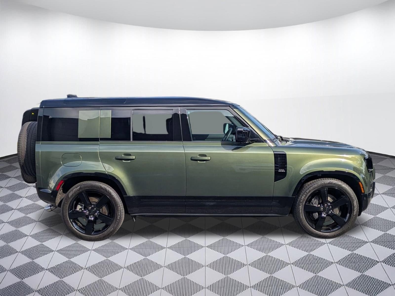 2026 Land Rover Defender X-Dynamic SE - Photo 6