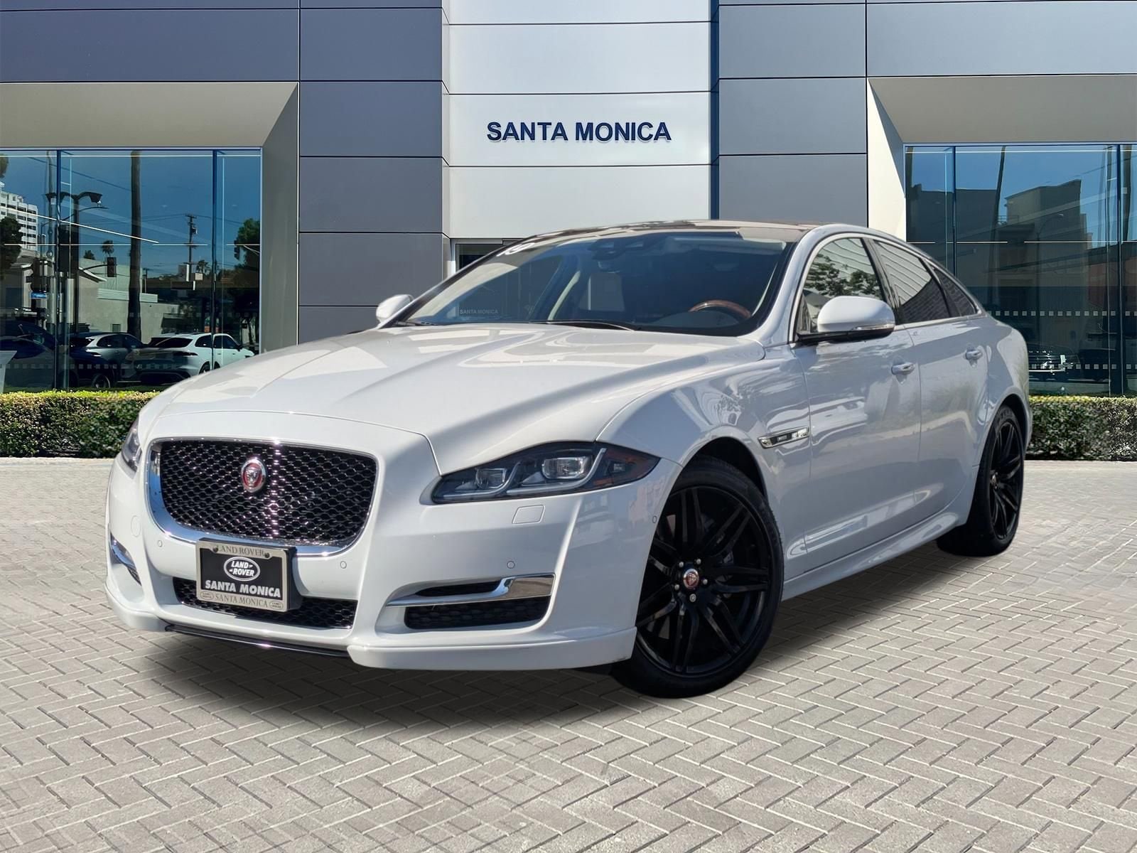 2019 Jaguar XJ XJ R-Sport's photo