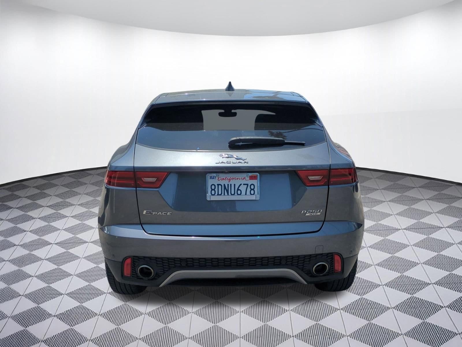 E-PACE SE P250 AWD SE