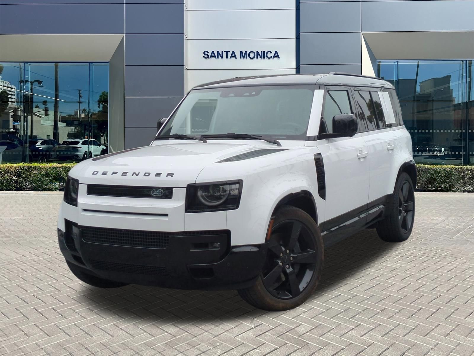 2026 Land Rover Defender 110 X-Dynamic SE P400's photo