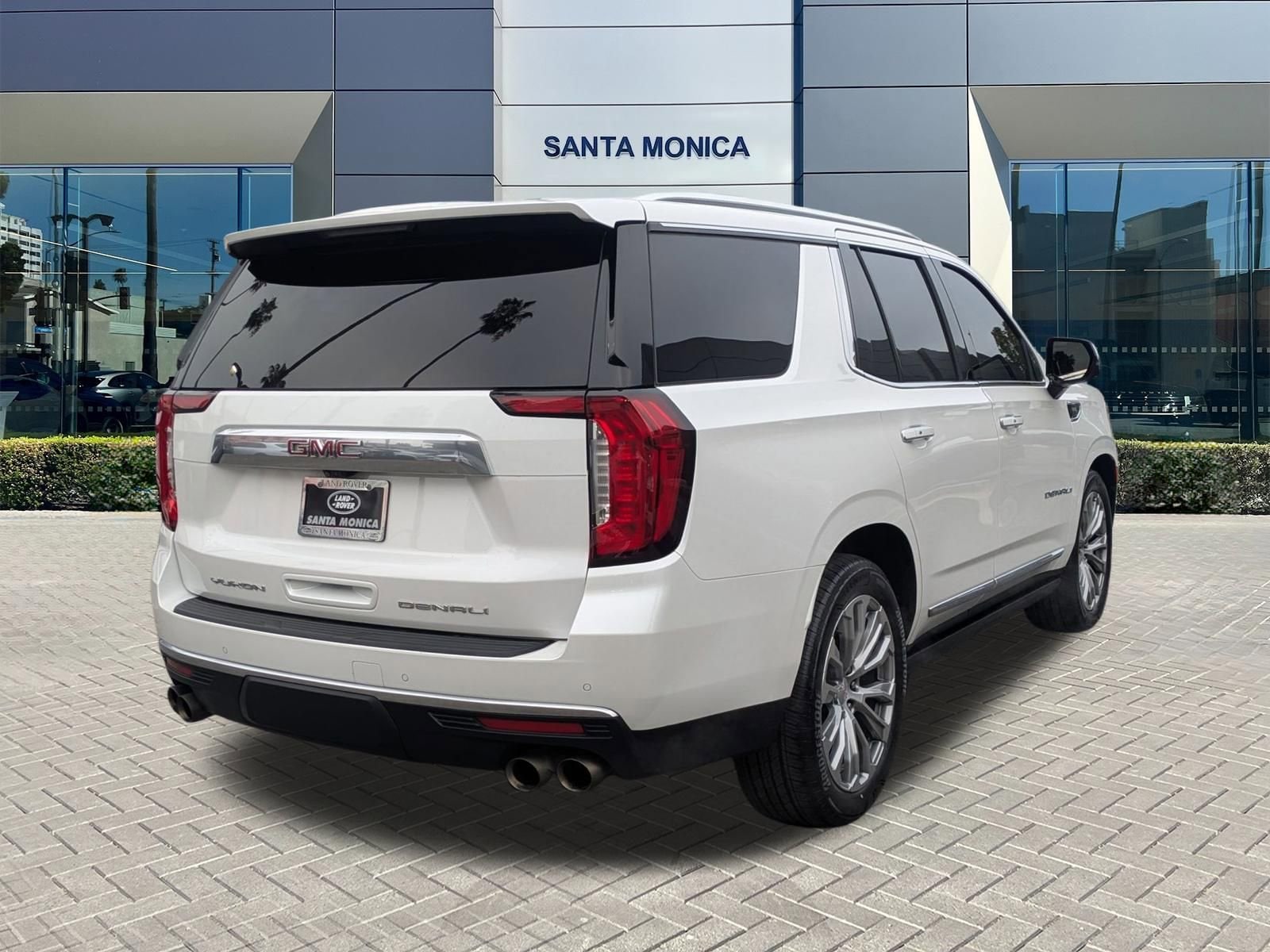 2021 GMC Yukon Denali photo 4