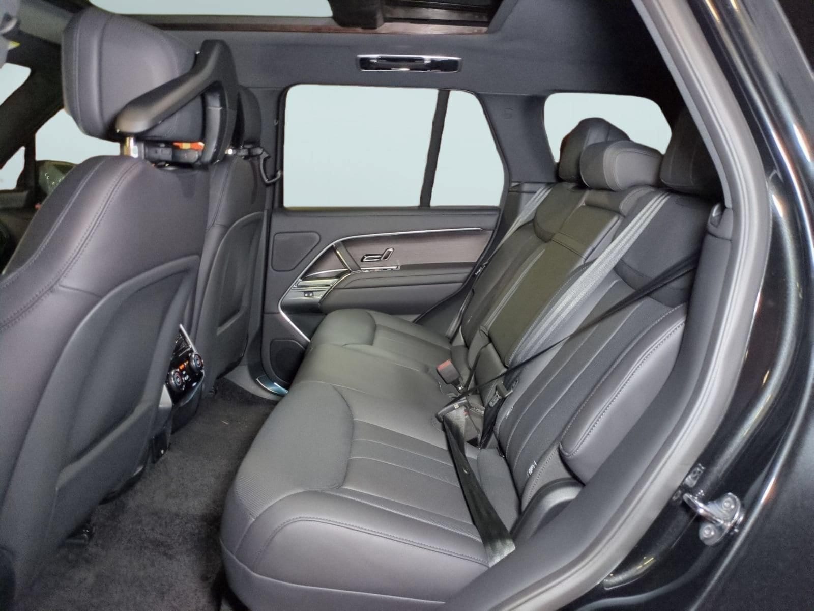 2026 Land Rover Range Rover SE - Photo 24