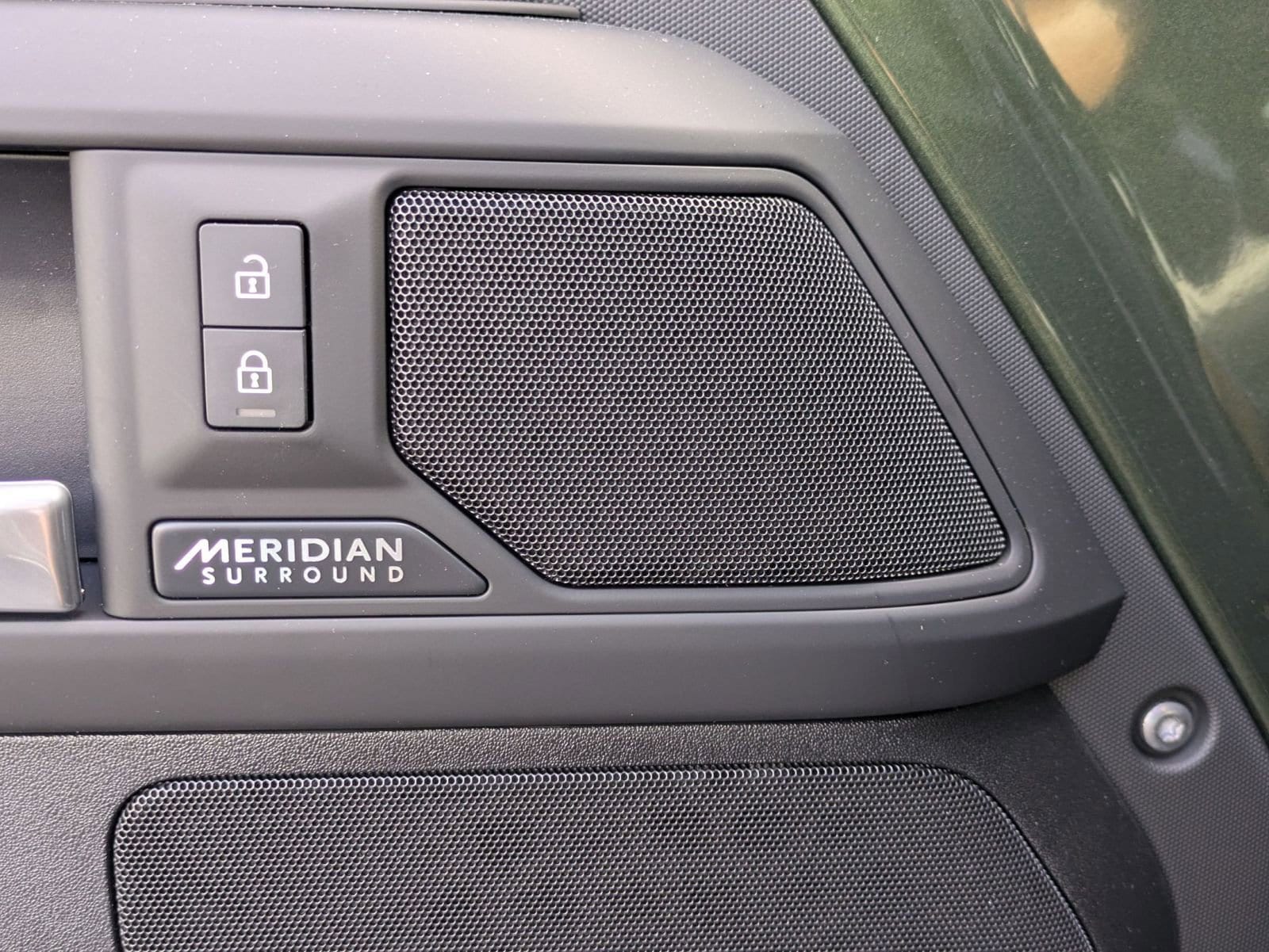 2026 Land Rover Defender X-Dynamic SE - Photo 24
