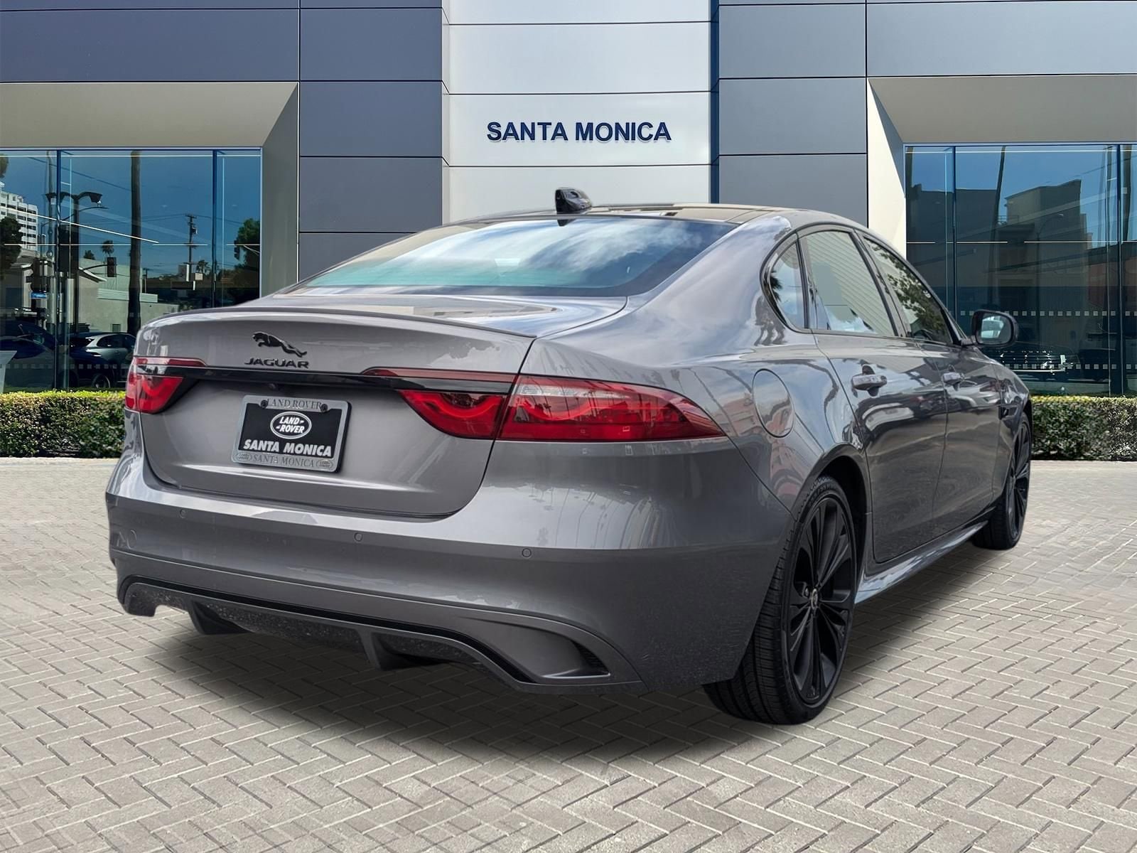 2024 Jaguar XF R-Dynamic SE photo 4