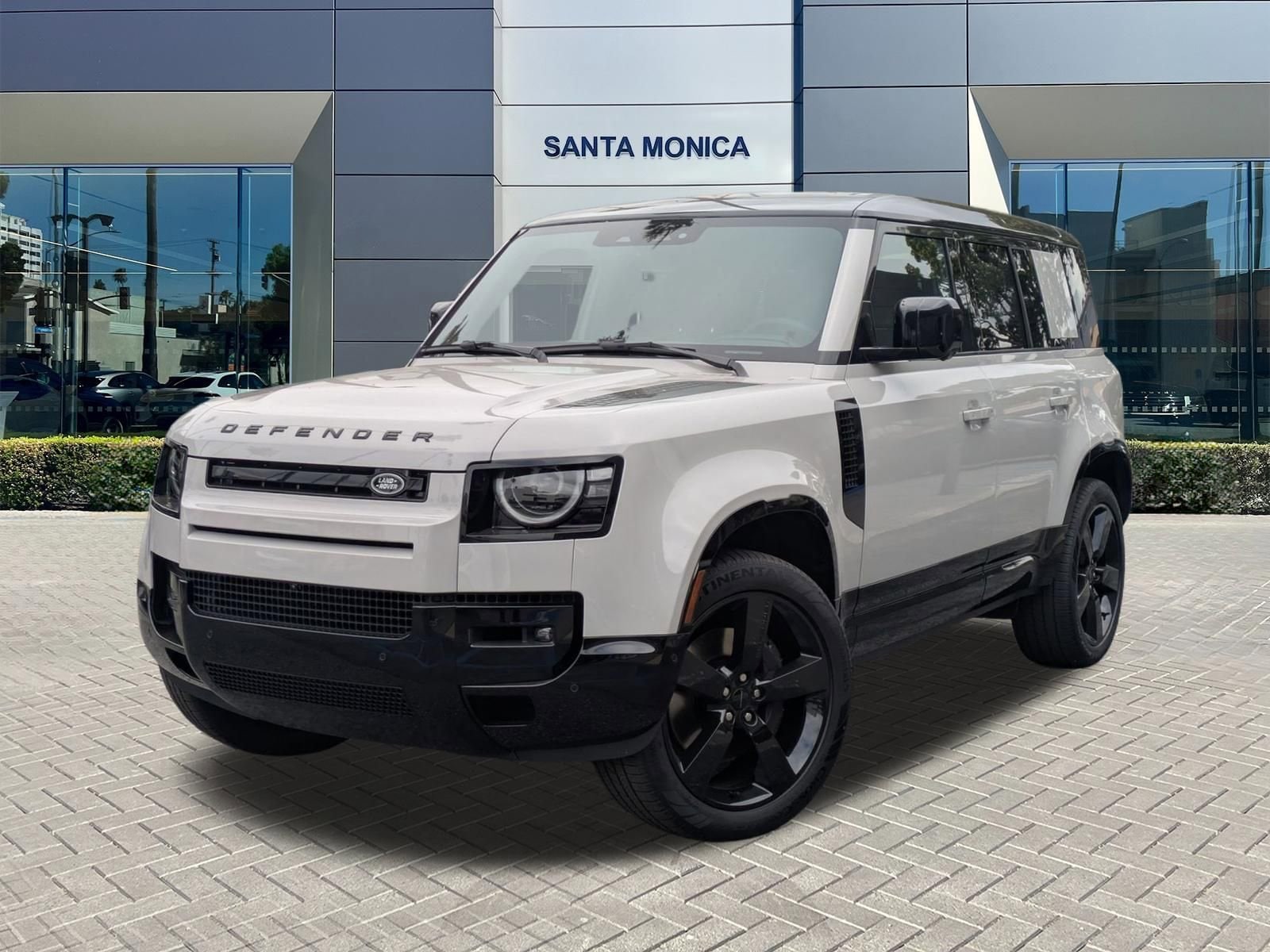 2026 Land Rover Defender 110 X-Dynamic SE P500's photo