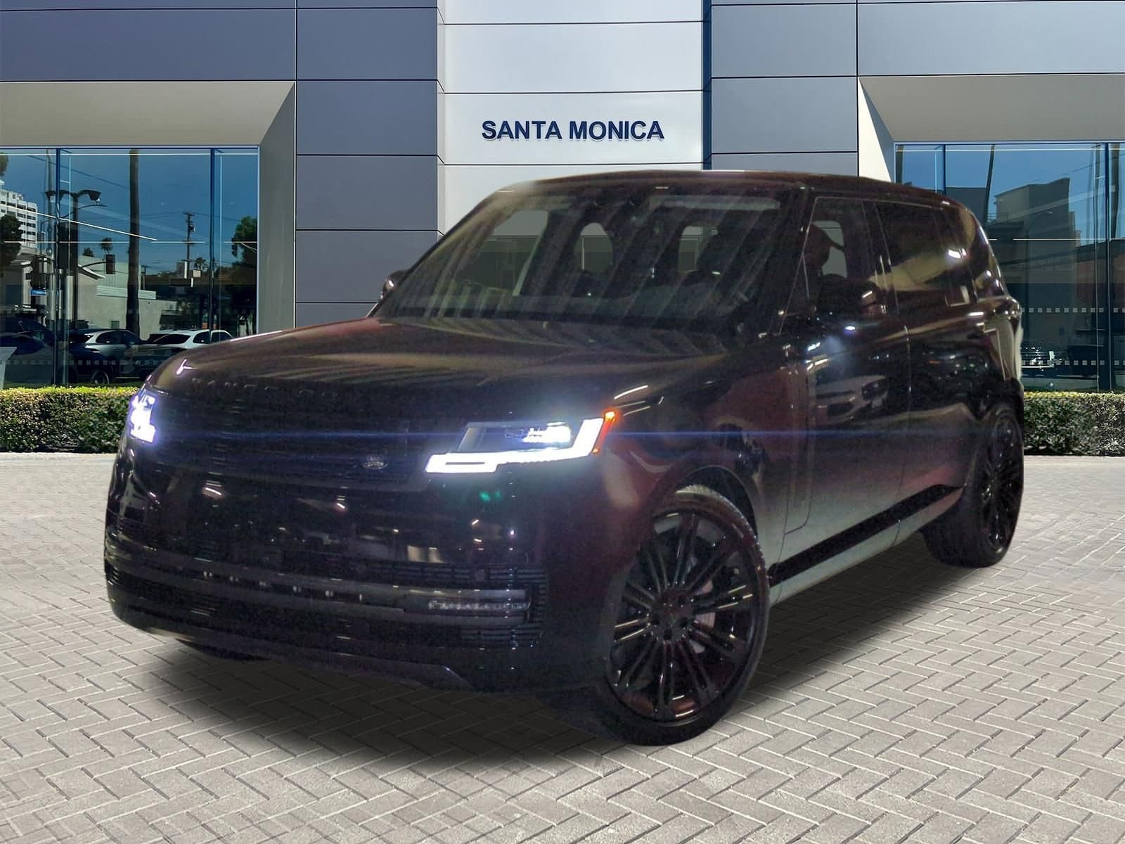 2026 Land Rover Range Rover 4.4 SE LWB 7's photo