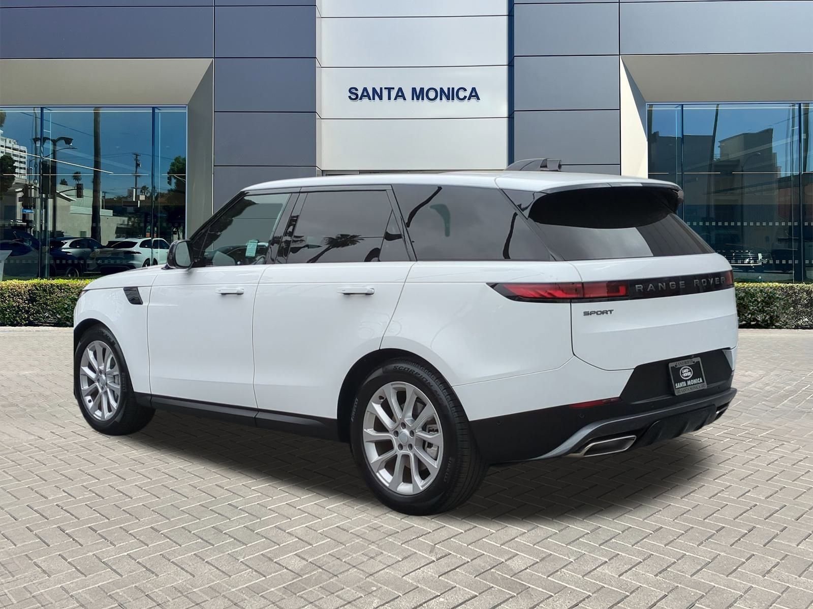 2025 Land Rover Range Rover Sport SE photo 2