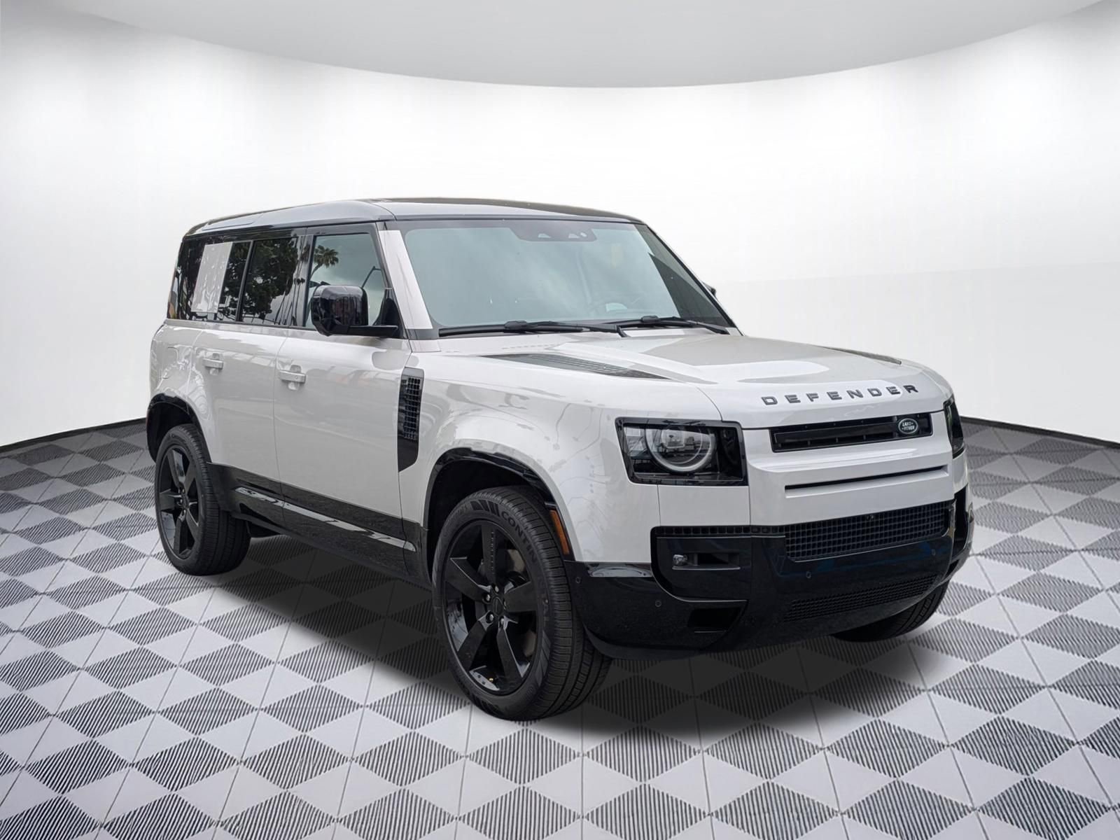 2026 Land Rover Defender X-Dynamic SE - Photo 3
