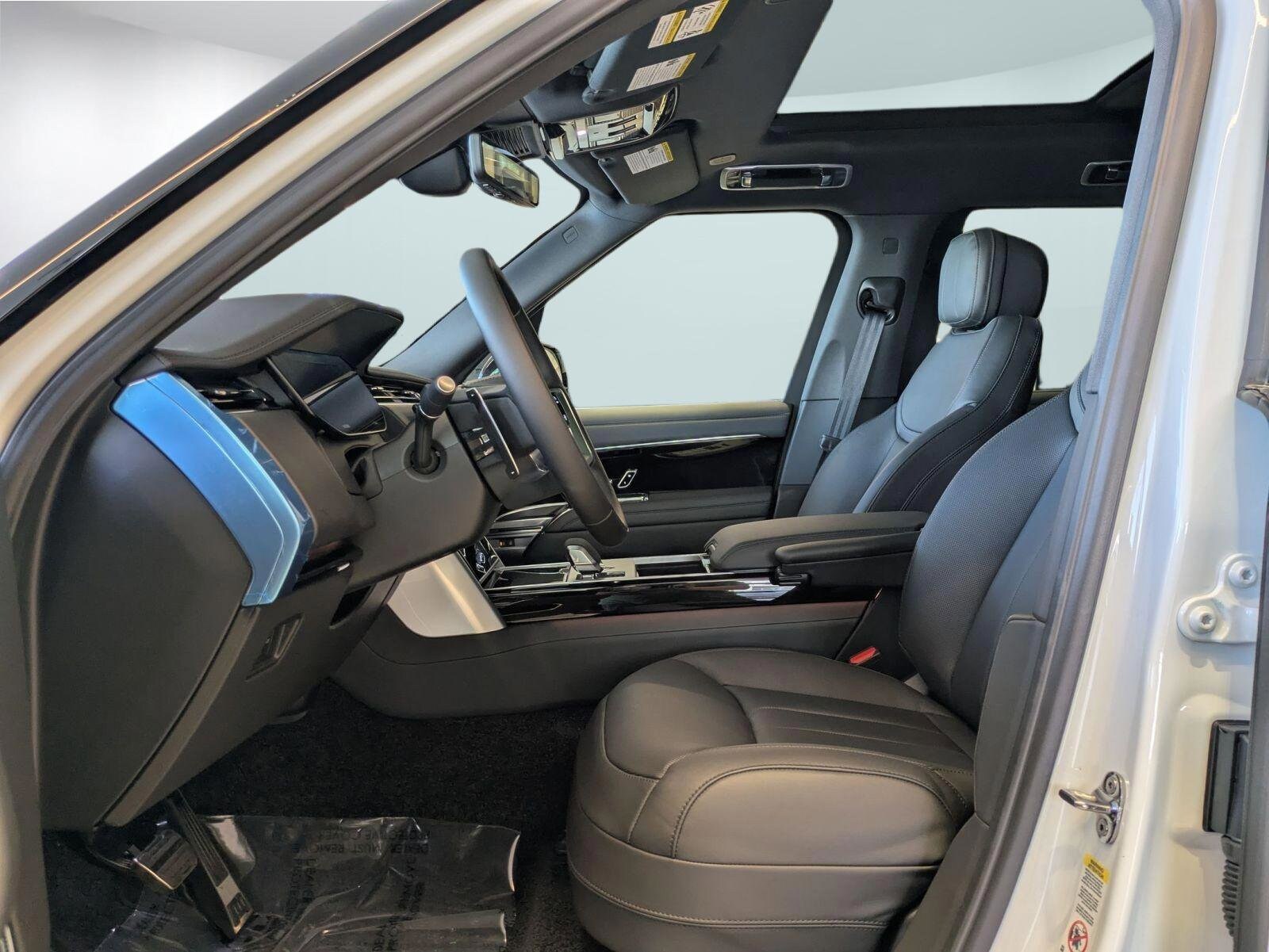2026 Land Rover Range Rover SE - Photo 13