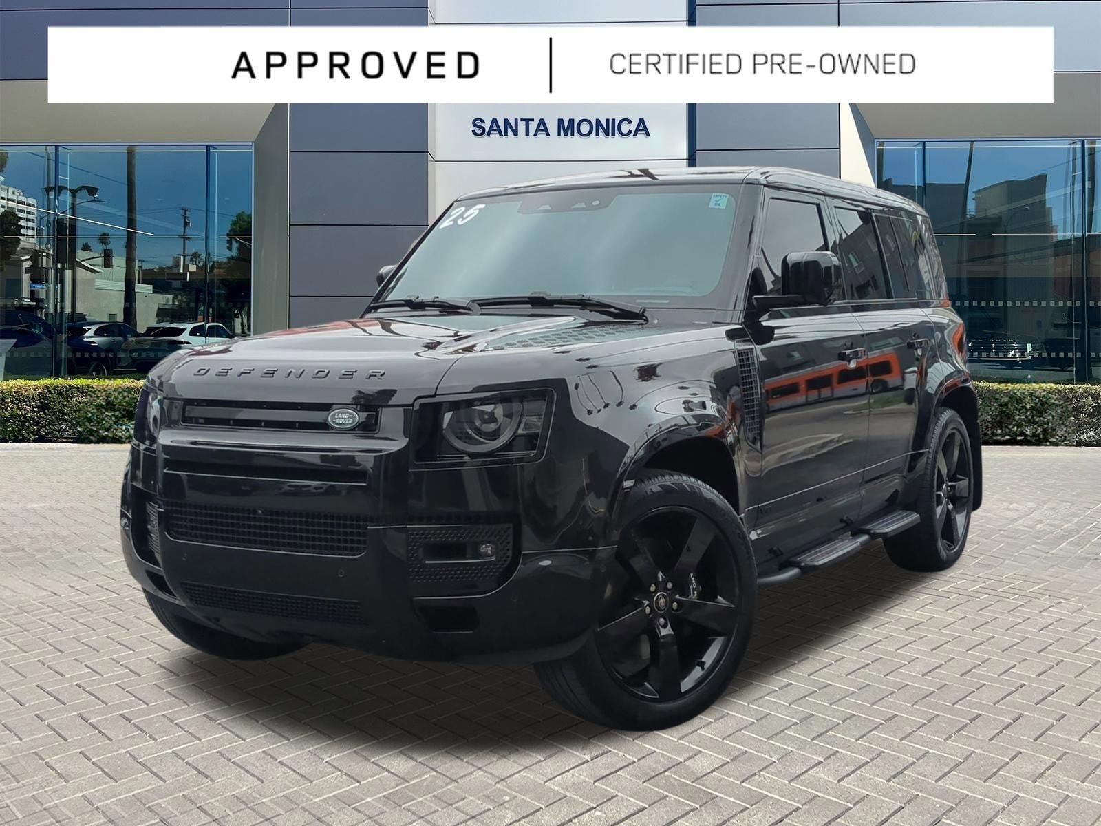 2025 Land Rover Defender 110 V8 P525's photo
