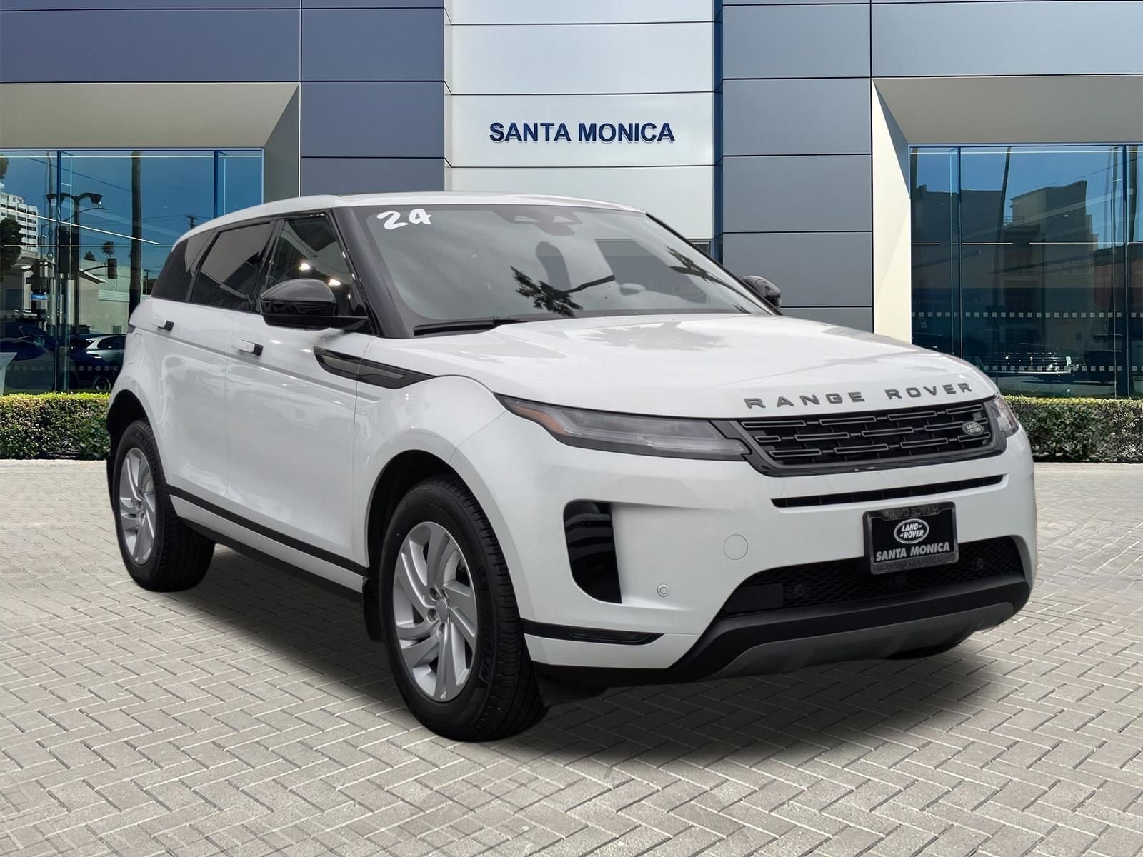 2024 Land Rover Range Rover Evoque Core S photo 2