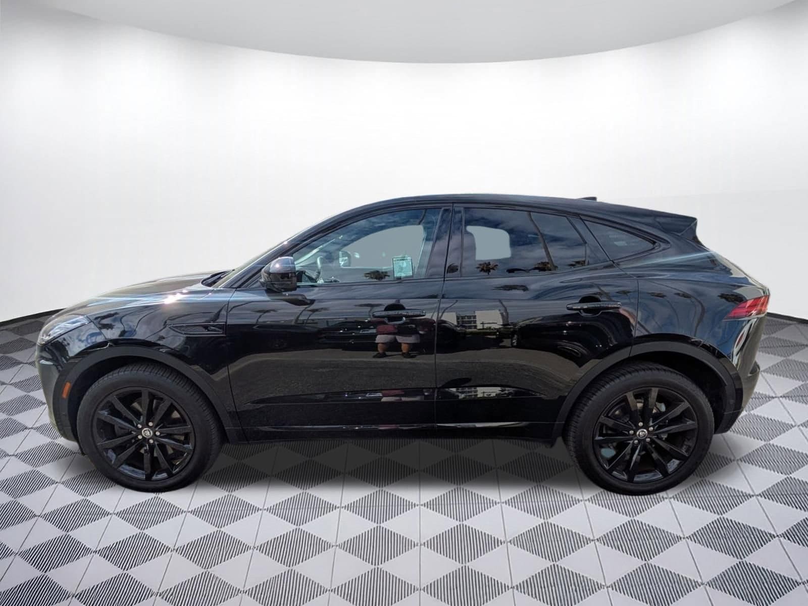E-PACE R-Dynamic SE R-Dynamic SE P250 AWD