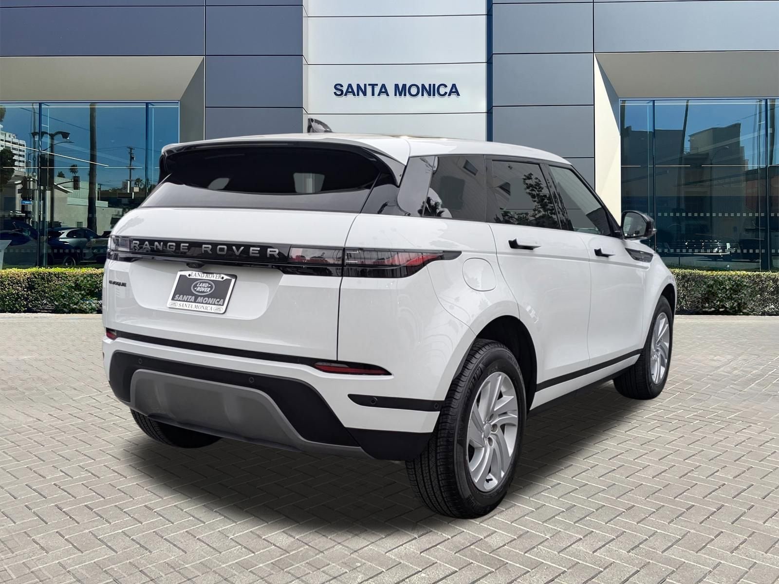 2024 Land Rover Range Rover Evoque Core S photo 4