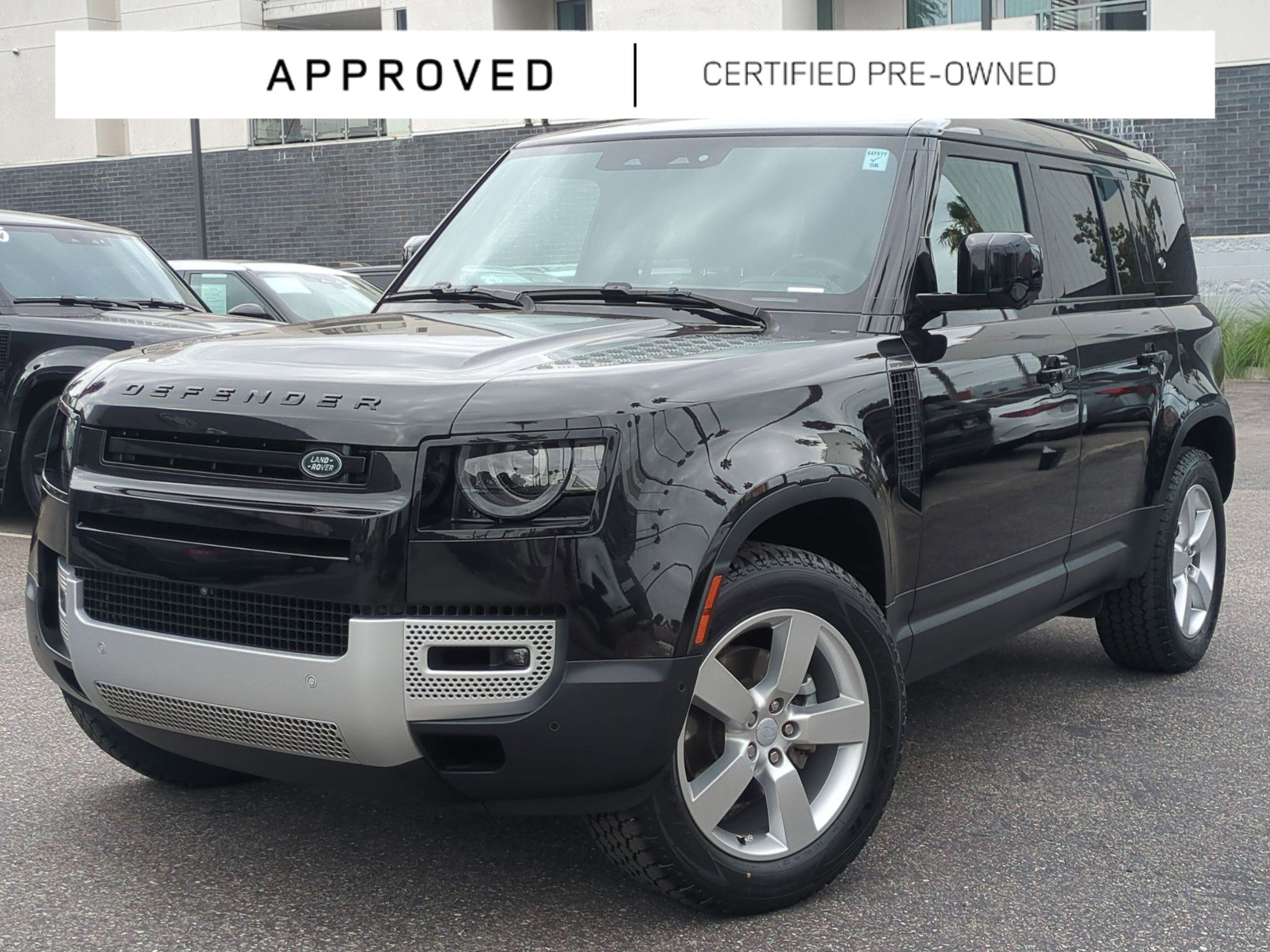 2023 Land Rover Defender S's photo